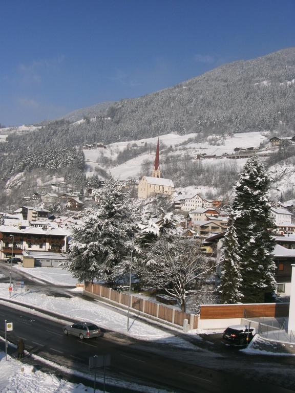 Pension Garni Gerhard Oetz Exterior photo