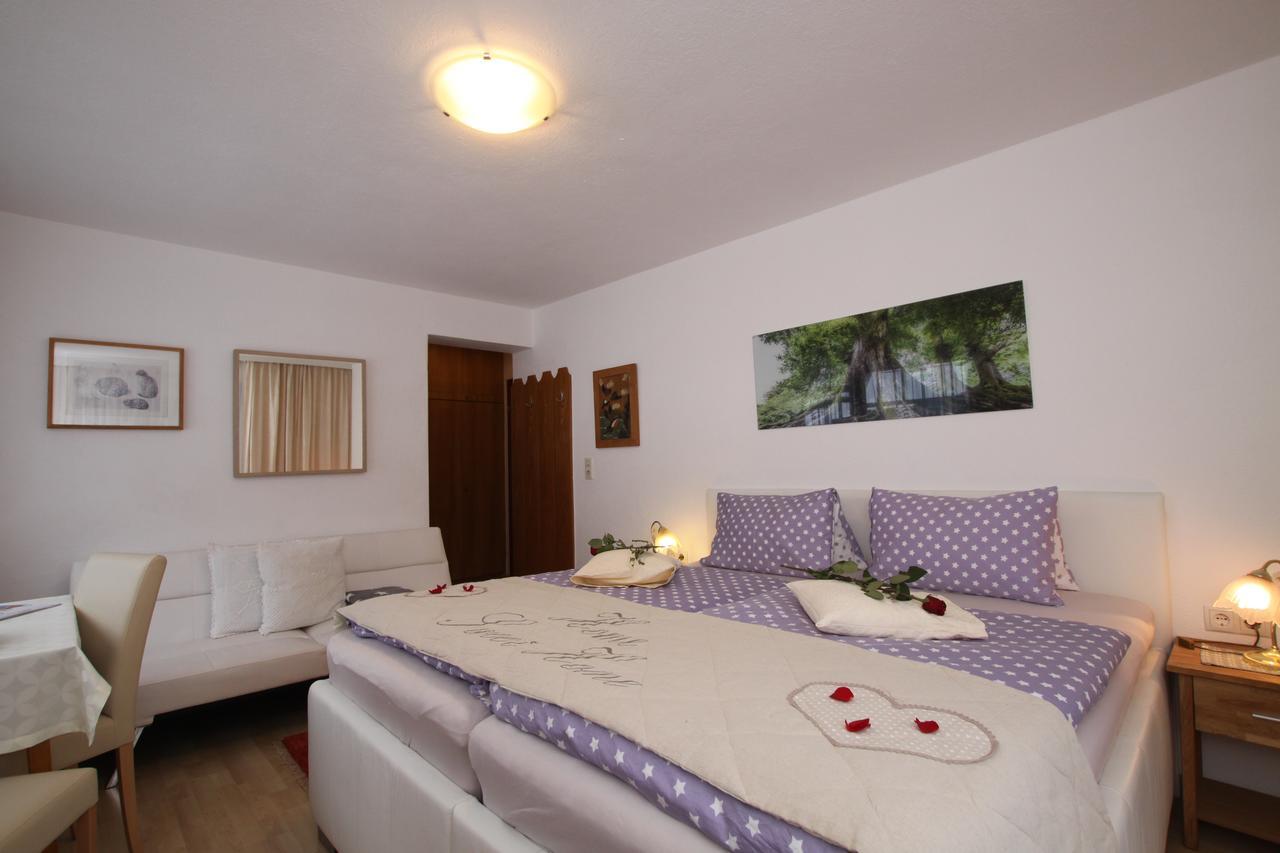 Pension Garni Gerhard Oetz Exterior photo